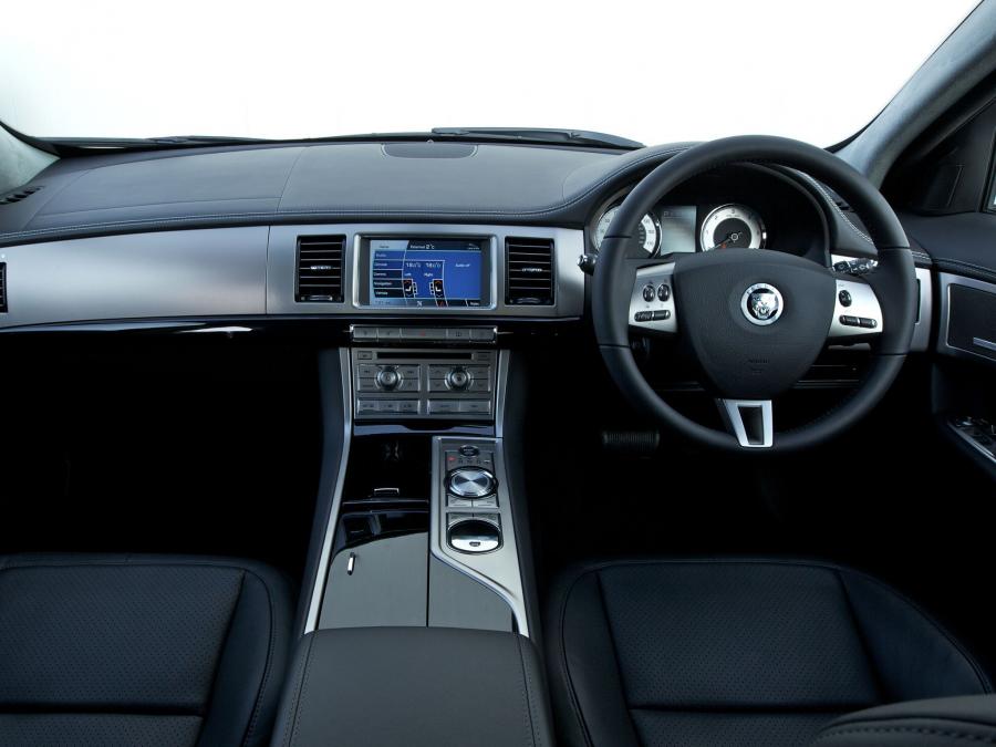  Jaguar XF Diesel S Option Pack 2010 года  (UK) (фото 13 из 13)